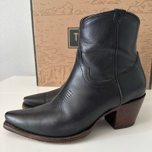 Tecovas Midnight Daisy zip boots women’s size 10